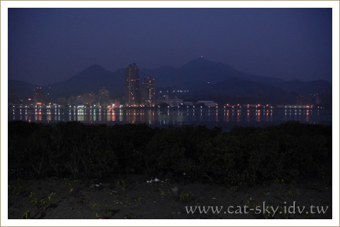 對岸八里早晨的景色