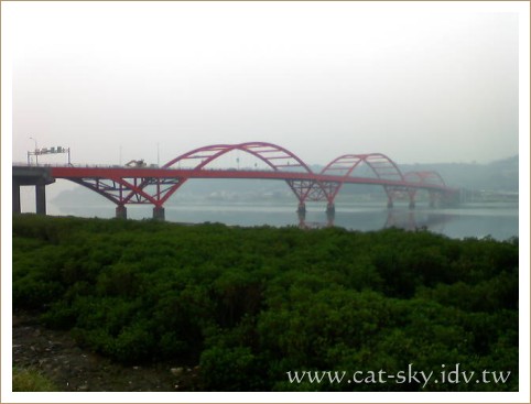 早晨的關渡大橋